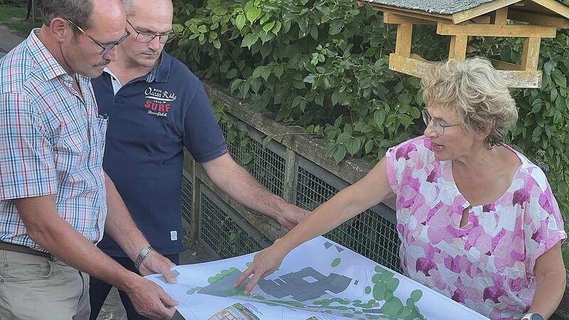 Claudia Straub, die Leiterin des Oberleichtersbacher Kindergartens, hat dem Gemeinderat die Planungen zur Neugestaltung des Außenbereichs vorgestellt.
