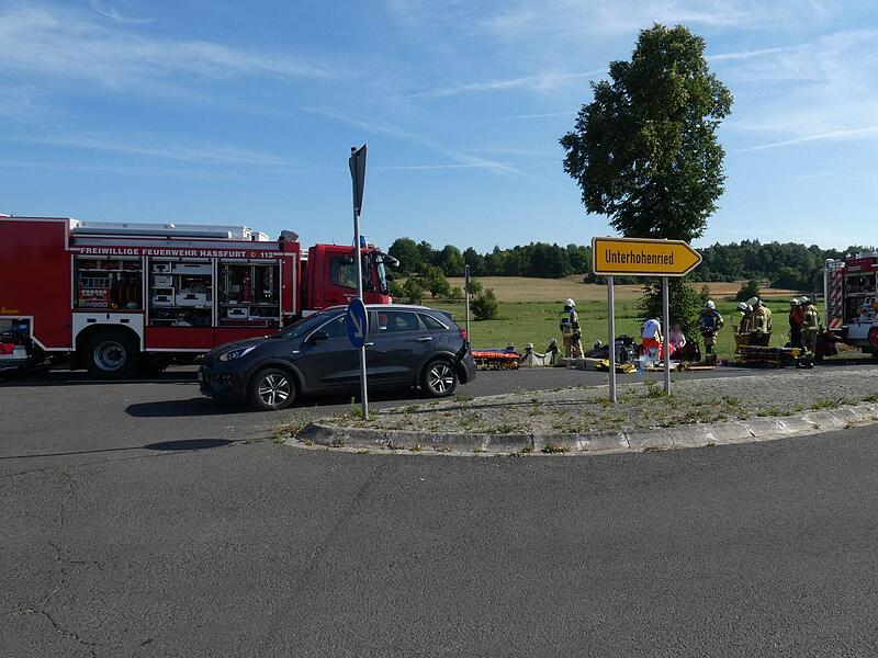 Zwei Frauen kamen bei einem Unfall am Freitagnachmittag (22. Juli) nahe Haßfurt mit ihrem Pkw von der Straße ab