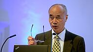 Ryosuke Ohashi nahm bei der 34. Bamberger Hegelwoche sein Publikum in die Ästhetik Japans mit. Ryosuke Ohashi nahm bei der 34. Bamberger Hegelwoche sein Publikum in die Ästhetik Japans mit.