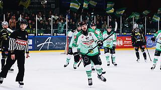 Mit den Fans im Rücken: Spiel 1 der Achtelfinalserie gegen die Icefighters haben die Alligators in Leipzig verloren. Für die zweite Begegnung am Dienstag zuhause in der Grünen Hölle hofft der Höchstadter EC wieder auf viel Unterstützung von den Rängen.