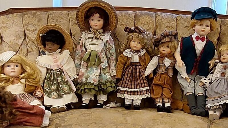 Sammlerpuppen im Coburger Puppenmuseum.
