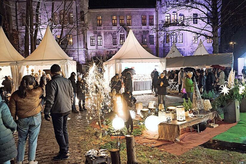 Winterträume auf dem Graf von Faber-Castell’schen Schloss: vom 14. bis 16. November sind 120 Ausstellende sind dort vertreten. Winterträume auf dem Graf von Faber-Castell’schen Schloss: vom 14. bis 16. November sind 120 Ausstellende sind dort vertreten.