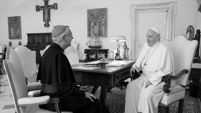 &bdquo;Er war immer zum Gespr&auml;ch und Scherzen bereit&ldquo;. Bambergs emeritierte Erzbischof Ludwig Schick im Gespr&auml;ch mit Papst Franziskus im April 2022