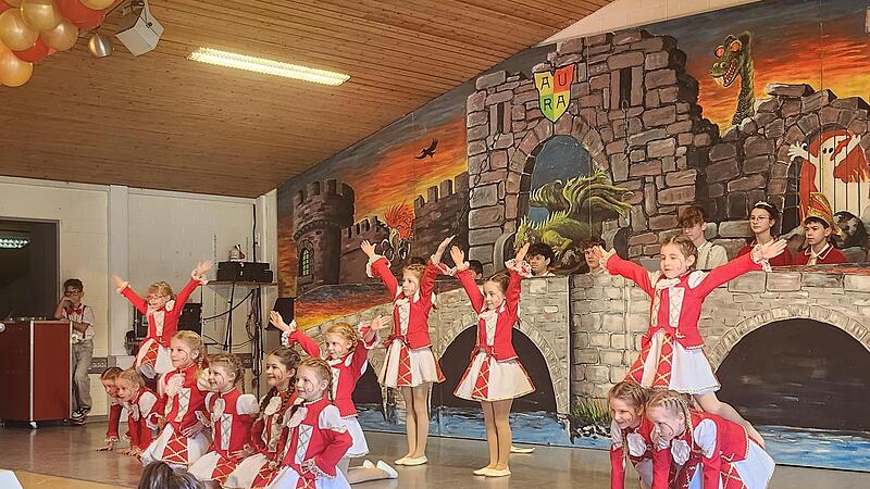 Show bei den Faschingsfreunden Aura. Show bei den Faschingsfreunden Aura.