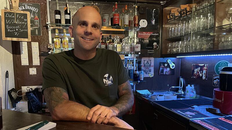 Das Altbayern ist seit Generationen von seiner Familie gef&uuml;hrt worden. Seitdem es vor einem Jahr wiederer&ouml;ffnet wurde, steht Thomas Adler als Betreiber hinterm Tresen des Adler's Altbayern in Herzogenaurach.