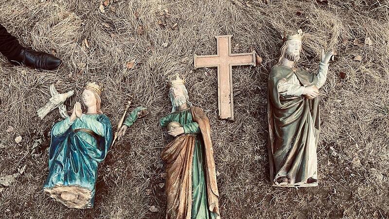 Die wieder eingesammelten Heiligenfiguren