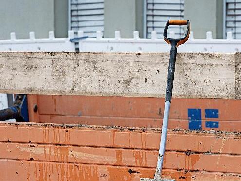 Wenn der Bau Winterpause macht: F&uuml;r Bauarbeiter im Landkreis Bad Kissingen laufen Job und Lohn weiter &ndash; auch wenn Baustellen bei Schnee und Frost lahmliegen. Denn sie k&ouml;nnen Saison-Kurzarbeitergeld bekommen.