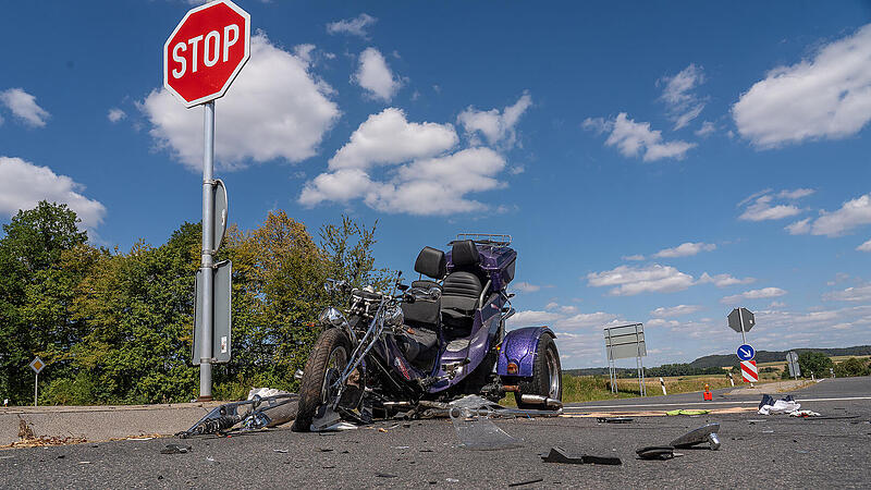 Trikefahrer stirbt bei Unfall auf B303 Trikefahrer stirbt bei Unfall auf B303
