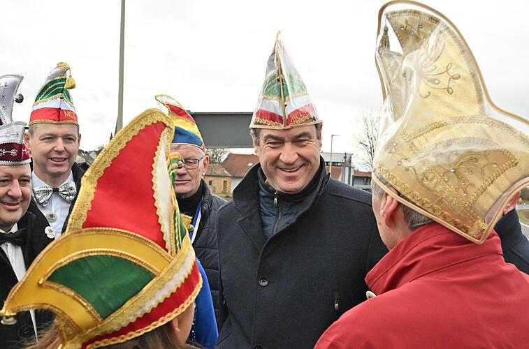 Ministerpräsident Markus Söder bei Faschingsumzug in Memmelsdorf im ...