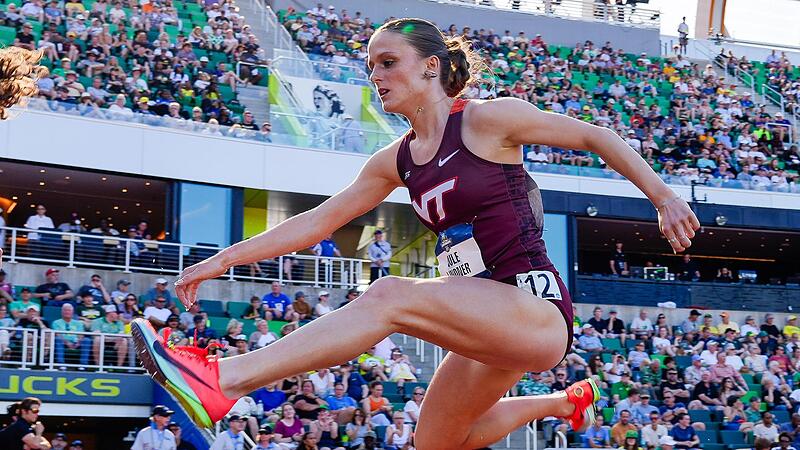 Jule Lindner erringt beim 3000-Meter-Hindernislauf in Eugene Oregon Platz 7 und damit die Auszeichnung &bdquo;First Team All-American&ldquo;.