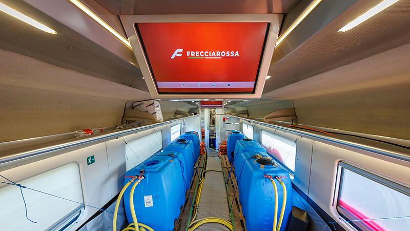 Italienischer Schnellzug Frecciarossa Italienischer Schnellzug Frecciarossa