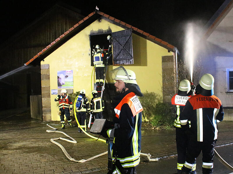 Brand in einem Kuhstall in Lahm