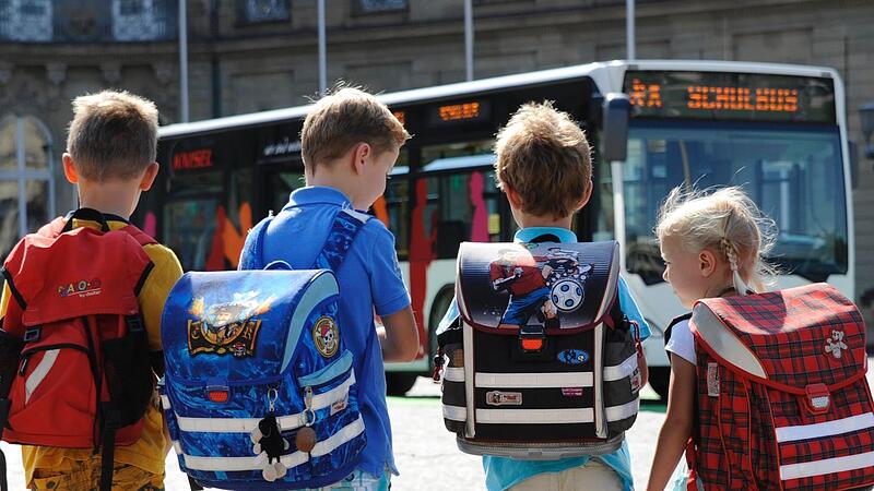 Viele Wege führen zur Schule – doch im Beförderungssystem gibt es Ungerechtigkeiten. Viele Wege führen zur Schule – doch im Beförderungssystem gibt es Ungerechtigkeiten.