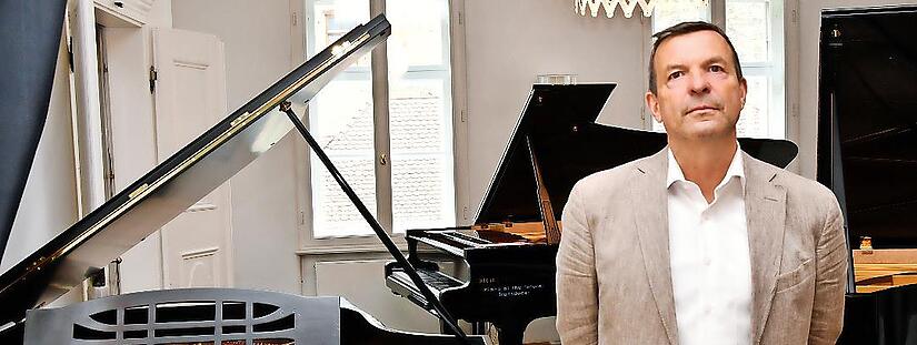 „Der Rienzi gehört nach Bayreuth“: der Musikwissenschaftler Markus Kiesel bei einer Veranstaltung der Gesellschaft der Freunde von Bayreuth. „Der Rienzi gehört nach Bayreuth“: der Musikwissenschaftler Markus Kiesel bei einer Veranstaltung der Gesellschaft der Freunde von Bayreuth.