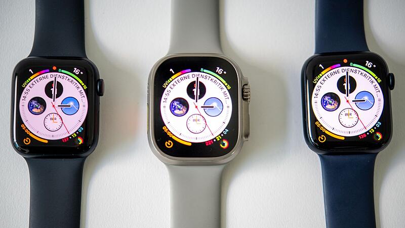 3 Apple Watches