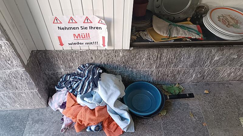 In der Tauschwand am M&uuml;nnerst&auml;dter Marktplatz landete einiges, das dort aus Sicht der OBA nicht landen sollte.