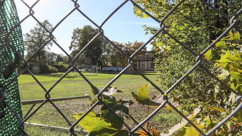 Idylle statt Wohnraum: Auch im Herbst 2023 tut sich nichts auf dem Jahn-Gelände. Jetzt macht die Stadt einen Rückzieher beim Bebauungsplan.Forchheim & Fränkische Schweiz Idylle statt Wohnraum: Auch im Herbst 2023 tut sich nichts auf dem Jahn-Gelände. Jetzt macht die Stadt einen Rückzieher beim Bebauungsplan.Forchheim & Fränkische Schweiz