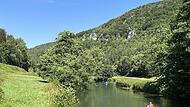Wer, wie diese Paddler, längere Zeit der prallen Sonne ausgesetzt ist, sollte nicht ohne Bekleidung und Kopfbedeckung unterwegs sein.Forchheim & Fränkische Schweiz