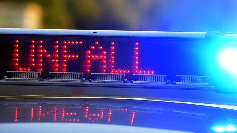 Polizeiabsperrung bei einem Unfall (Symbolfoto)