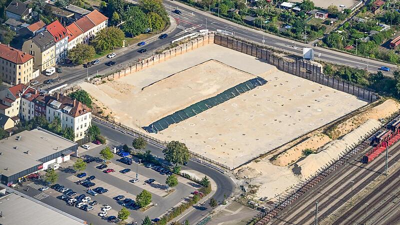 Auf der Baustelle in unmittelbarer N&auml;he zum Bamberger Bahnhof (hier eine Luftaufnahme aus dem September) herrscht seit Monaten Stillstand.