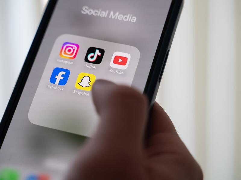 Illustration - Social Media Apps Illustration - Social Media Apps