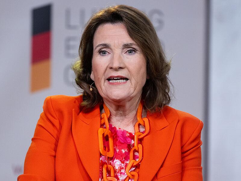 Frau von Weimer verzichtet auf Bayerischen Verfassungsorden