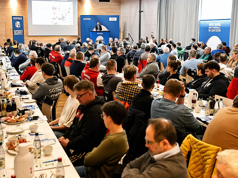 Der Kreistag Coburg/Kronach/Lichtenfels fand in der Dom&auml;ne Sonnefeld statt. 152 Stimmberechtigte waren dabei.