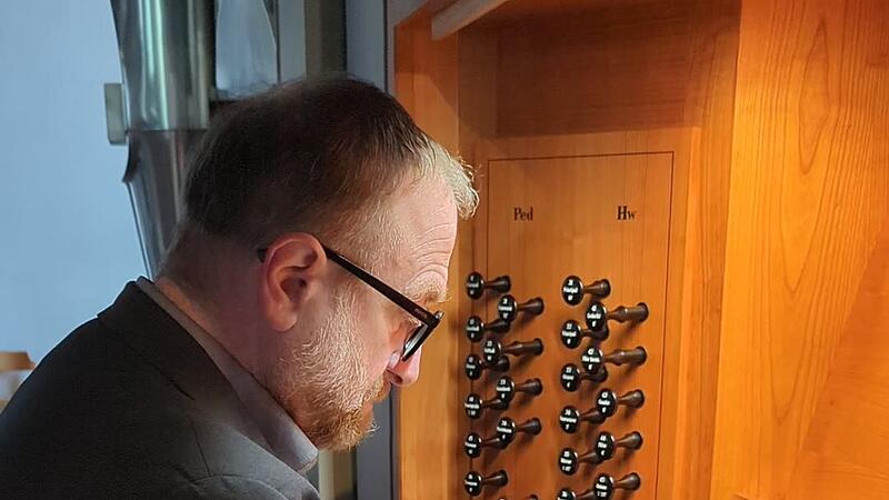 Ein besonderer Musiker an einer besonderen Orgel
