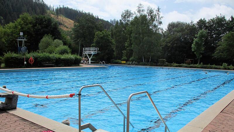Der Sprungturm soll auch im neuen Steinwiesener Freibad ein H&ouml;hepunkt bleiben.