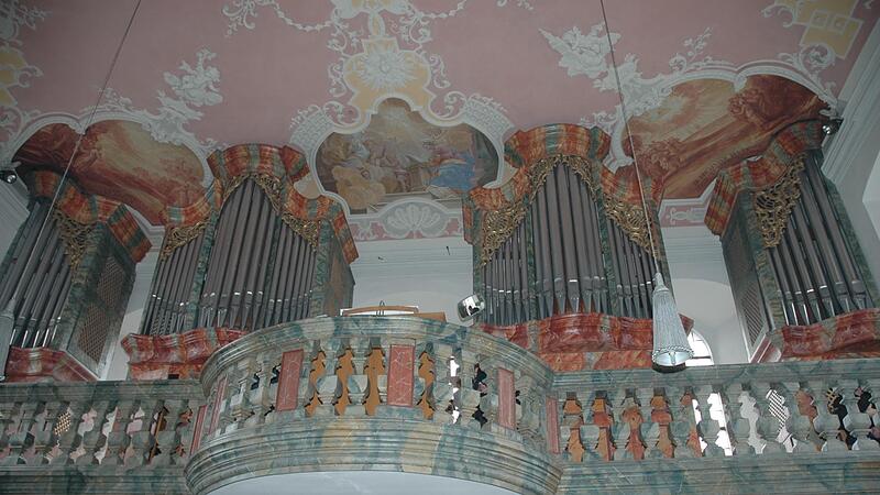 Wallfahrtskirche Mariä Geburt in Glosberg Wallfahrtskirche Mariä Geburt in Glosberg