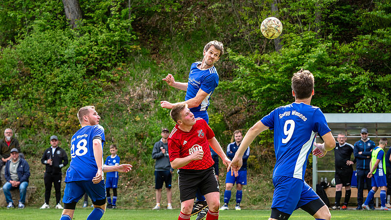 Die SpVgg Wonsees feiert die Meisterschaft in der A-Klasse 6 Kulmbach