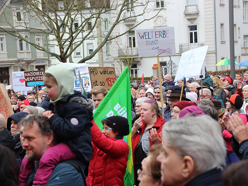 Demokratie Demo "Nie wieder ist jetzt in Bad KissingenDemokratie Demo "Nie wieder ist Jetzt" in Bad Kissingen