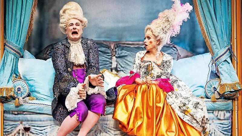 Marie-Antoinette und König Ludwig XVI. leben im royalen Chaos, während sie auf ihre Hinrichtung warten.