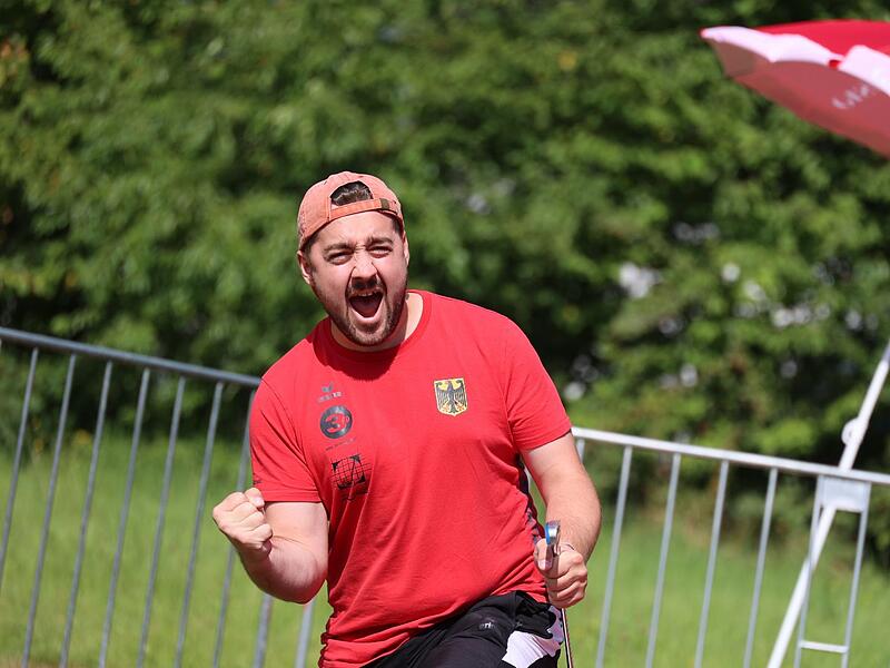 Deutschland siegt mehrfach bei der Minigolf-WM. Mit dabei: der Bamberger Yannick Müller.