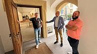 RatskellerRatskeller Herzogenaurach Umbauten Die drei derzeitigen „Schlossherren" fungieren als „Türöffner": Sie bereiten alles für den Einzug des neuen Pächters in den ehemaligen Ratskeller vor.