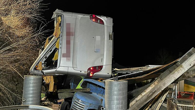 Deutscher Reisebus in Österreich verunglückt Deutscher Reisebus in Österreich verunglückt