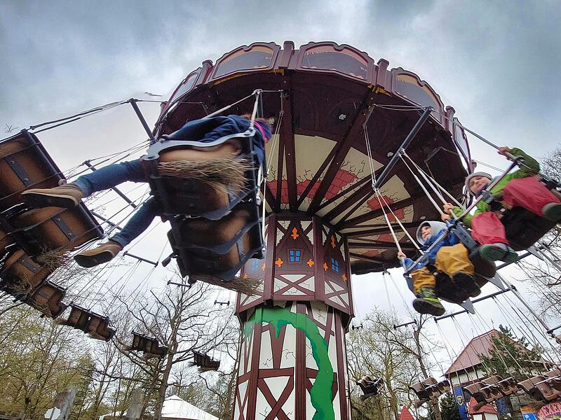 Wer fahren will, braucht Karte: Ab dieser Woche werden im Erlebnispark Schloss Thurn fast ausschließlich Kartenzahlungen akzeptiert.