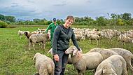 Melissa Zipfel ist Schäferin und Baggerfahrerin Melissa Zipfel ist Schäferin und Baggerfahrerin