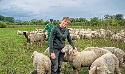 Melissa Zipfel ist Schäferin und Baggerfahrerin Melissa Zipfel ist Schäferin und Baggerfahrerin