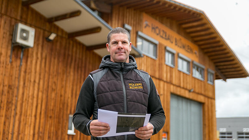 Die alten Aufnahmen der &Uuml;berwachungskamera machen Philipp Bl&uuml;mlein noch heute fassungslos. In der Nacht auf den 26. Januar 2021 ist seine Zimmerei spektakul&auml;r ausgeraubt worden. Ein T&auml;ter ist vor drei Jahren bereits verurteilt worden. Gegen drei weitere mutma&szlig;liche Beteiligte startet am Donnerstag der Prozess vor dem Landgericht Bamberg.