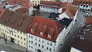 Die Merkur-Privatbank ist aktuell auf vier Gebäude mit drei Eingängen in der Hammelburger Innenstadt verteilt. Im kommenden Jahr soll ein Neubau am Hochstein entstehen. Die Merkur-Privatbank ist aktuell auf vier Gebäude mit drei Eingängen in der Hammelburger Innenstadt verteilt. Im kommenden Jahr soll ein Neubau am Hochstein entstehen.
