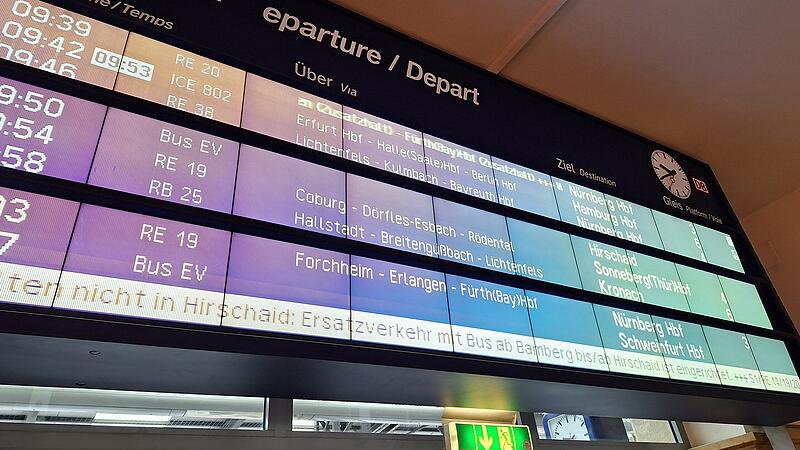 Die Sperrung zwischen Bamberg und Schweinfurt soll bis Ende August 2025 bestehen bleiben. Auch der Ersatzverkehr nach Hirschaid ist noch aktuell.
