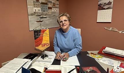 Conny Wehner hat sich privat ein Arbeitszimmer eingerichtet, um sich akribisch auf die Sitzungen vorzubereiten.