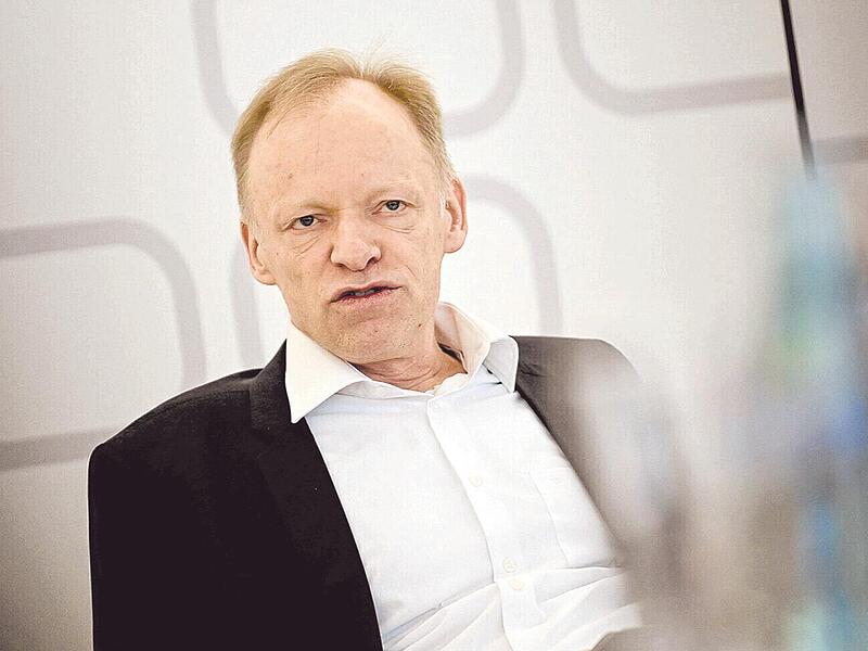 Ifo-Chef Clemens Fuest ist &uuml;berzeugt, dass Infrastruktur- und Verteidigungsausgaben die Konjunktur nicht auf Dauer stabilisieren werden.