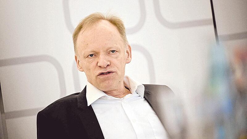 Ifo-Chef Clemens Fuest ist &uuml;berzeugt, dass Infrastruktur- und Verteidigungsausgaben die Konjunktur nicht auf Dauer stabilisieren werden.