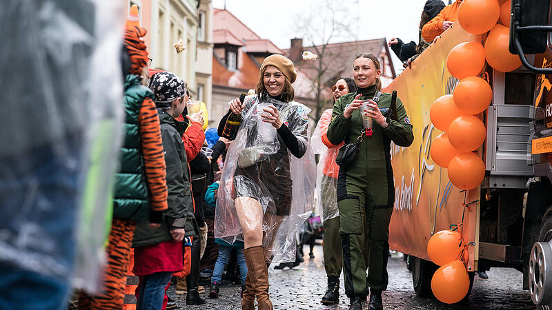 Der Faschingsumzug in Forchheim 2024: ein buntes Spektakel f&uuml;r tausende Zuschauer.