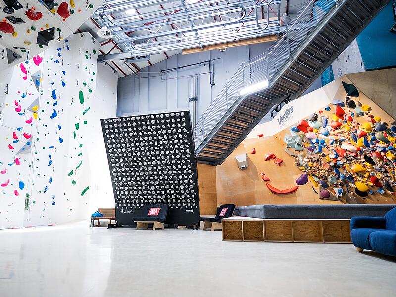 Kletterhalle Forchheim Frankenjura AcademyForchheim & Fränkische Schweiz Seit Montag hat Forchheims neue Kletterhalle geöffnet.