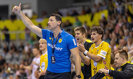 Das Heimspiel gegen Ferndorf war ein Zitterspiel f&uuml;r Coach Anel Mahmutefendic. Nach dem &bdquo;Last-Second-Sieg&ldquo; am Samstag zeigte der Daumen aber letztlich nach oben.