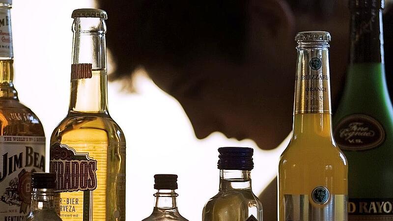 Ein 30-Jähriger aus dem Maintal (Symbolbild) musste sich wegen eines Becherwurfs im vorsätzlichen Vollrausch am Amtsgericht verantworten.