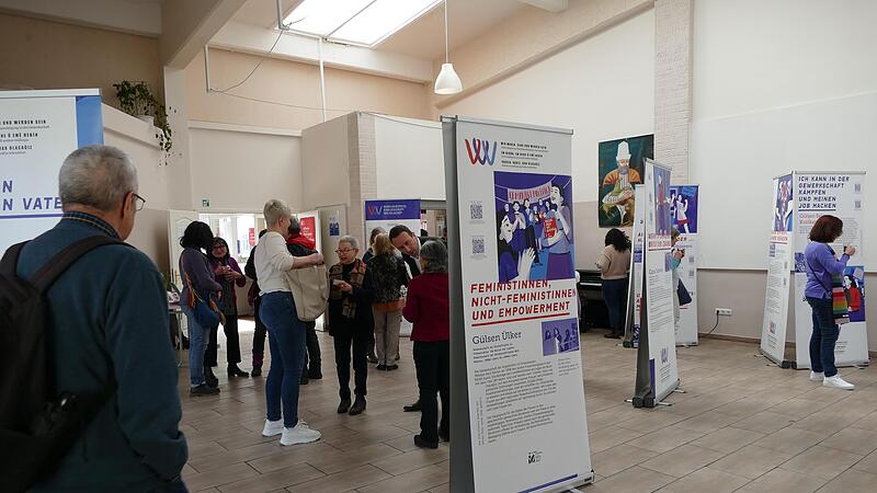 Die Ausstellung bietet Beispiele für gewerkschaftliches Engagement und politische Arbeit von Frauen in der Türkei.